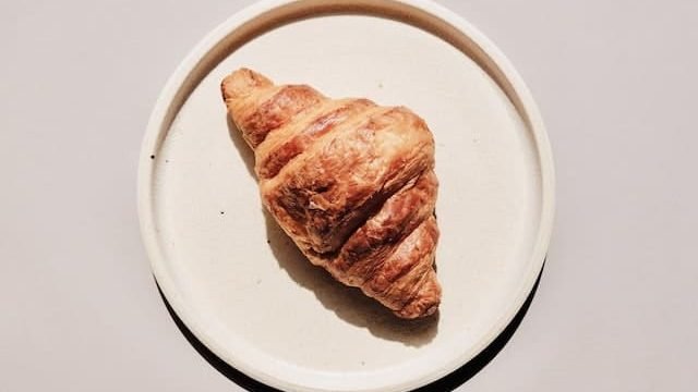 can cats eat croissants?