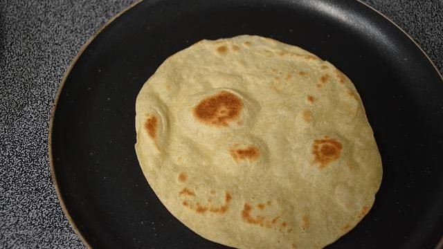 can cats eat flour tortillas