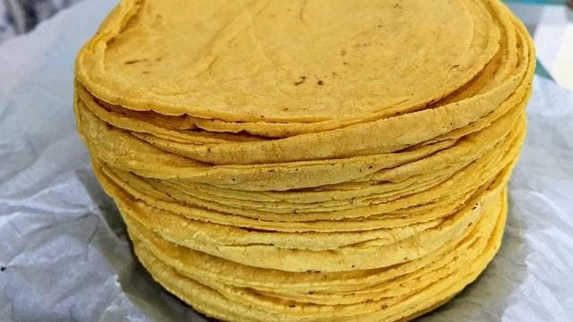 can cats eat flour tortillas