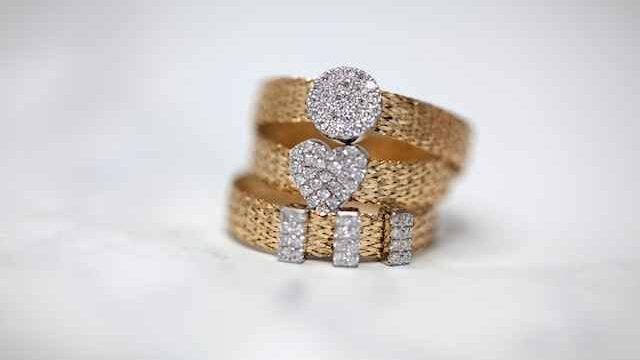 can cats eat jewelry