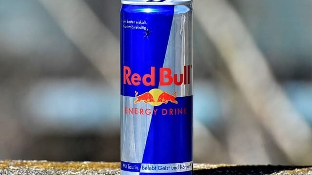 can cats drink red bull